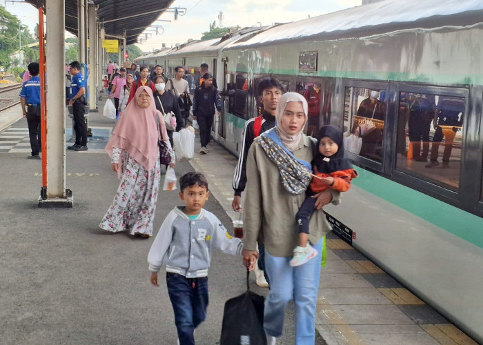 KAI Hadirkan YES Deals 2025: Diskon Tiket Kereta 25% untuk Periode Libur Natal dan Tahun Baru