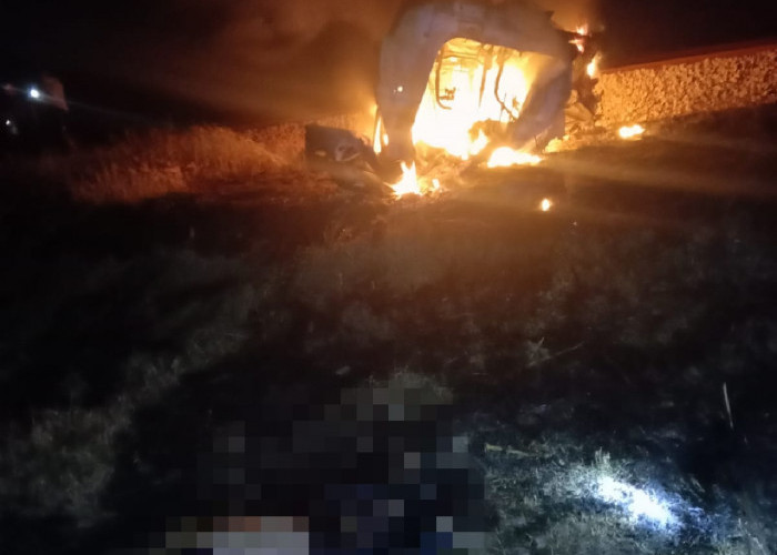 Nahas, 4 Orang Tewas Seketika Saat Mobil yang Mereka Tumpangi Tertabrak Kereta Api