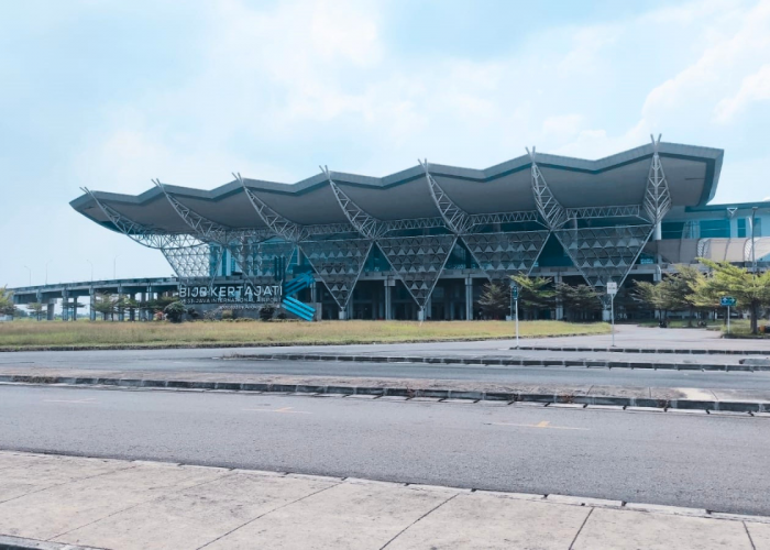 8 Bandara Ditutup Imbas Abu Vulkanik Anak Krakatau, Begini Kata KDM Soal Kertajati
