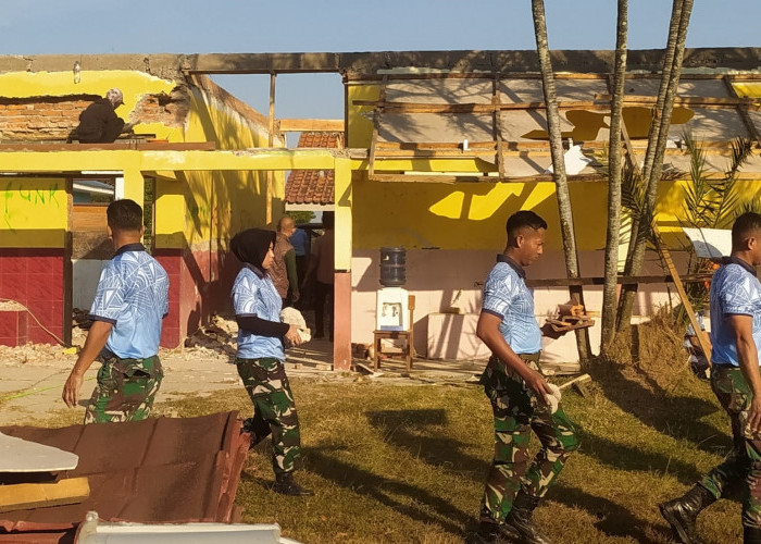 Lanud Sugiri Sukani Terjunkan Personel Bantu Revitalisasi SDN Gandawesi 2 Majalengka