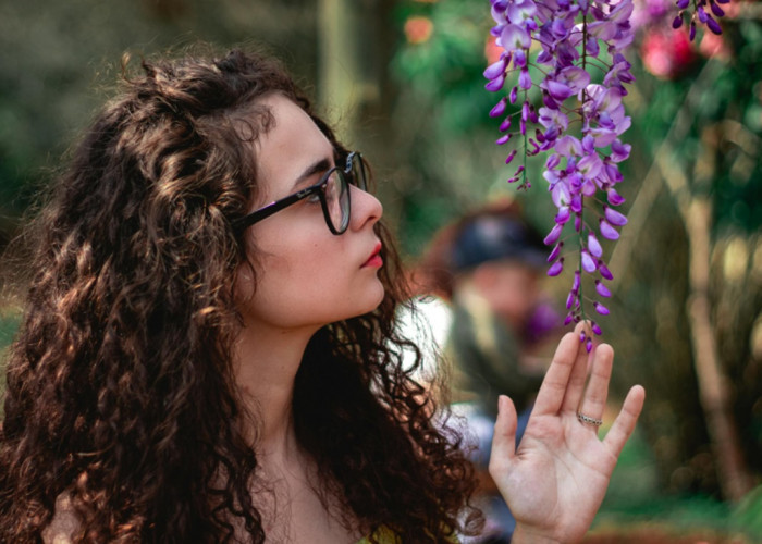 Cantik tapi Beracun! 10 Tanaman Hias Bunga Indah Ini Favorit untuk Taman dan Dekorasi