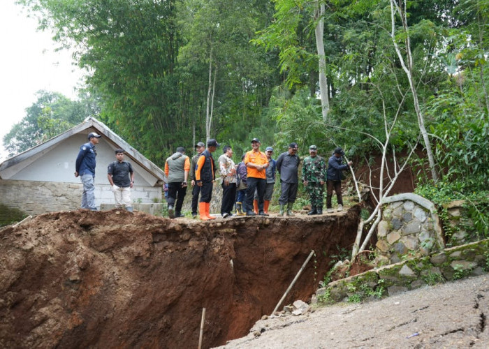 Waspada Bencana Tanah Gerak, BPBD Berlakukan Masa Tanggap Darurat 12 Hari di Cigombong   