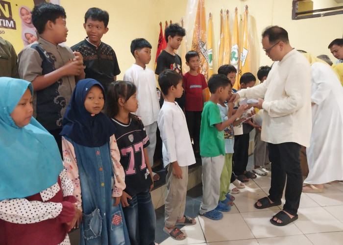 DPD Partai Golkar Kota Cirebon Rayakan HUT ke-50 Bahlil Lahadalia dengan Santunan Anak Yatim