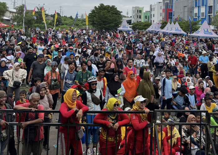 Sukses dan Meriah, Jalan Sehat Selawe Lan Selawase Radar Cirebon - KORPRI