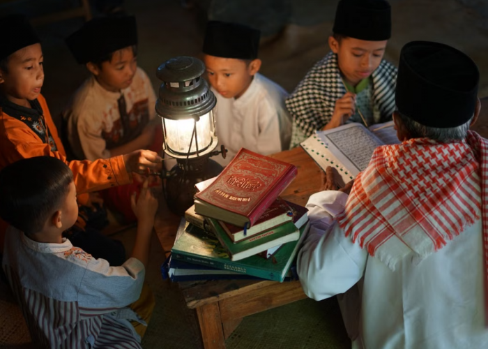 Pesantren Salaf vs Modern: Apa Perbedaannya dan Mana yang Cocok untuk Anak?