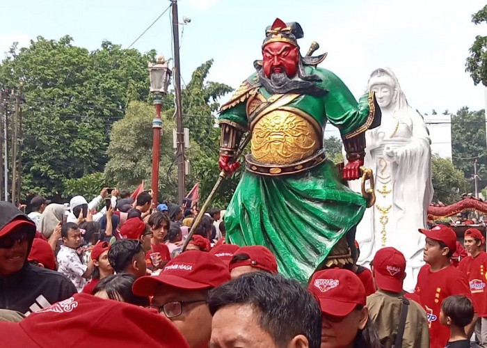 Kirab Budaya Cap Go Meh di Kota Cirebon Dihadiri Ribuan Orang