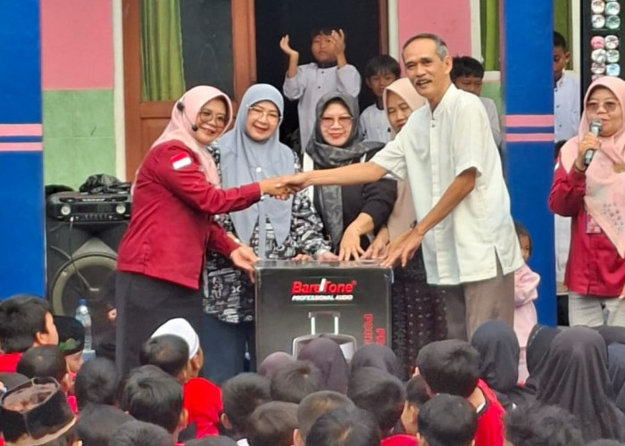 Dari Infak Harian, Wali Murid SDN 1 Ciawigebang Sumbang Sound System untuk Sekolah