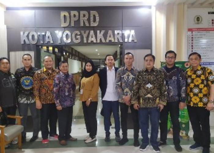 Perkuat Regulasi Percepatan PBG, Komisi III DPRD Bertukar Pengalaman di Jogjakarta 