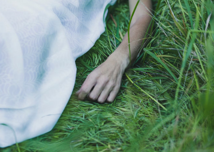 Heboh! Anak Ditemukan Meninggal di Rumah, Ibu Lansia Tergeletak Lemas