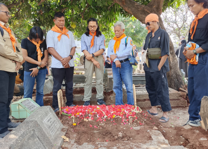 Pekik Wanadri di Atas Pusara Sang Pendiri