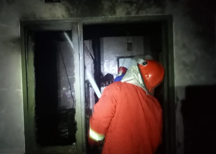 Kebakaran di Jadi Mulya Cirebon, Rumah Pegawai Rutan Hangus, Diduga Korsleting
