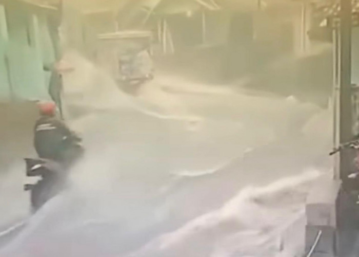 Video Banjir di Palutungan Viral, BPBD Kuningan: Intensitas Hujan Tinggi, Saluran Tersumbat