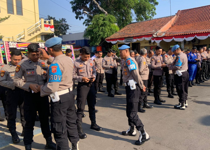 Bid Porpam Polda Jabar Memeriksa Anggota Polres Cirebon Kota, dari Seragam hingga Tes Urine