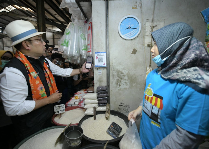 Pasar Sukatani Depok Terapkan QRIS untuk Transaksi, Ridwan Kamil: Keren