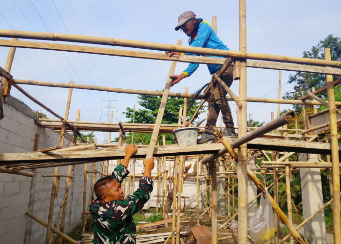 Percepat Progres Pembangunan KDKMP Kelurahan Larangan, Babinsa Larangan Turun Tangan