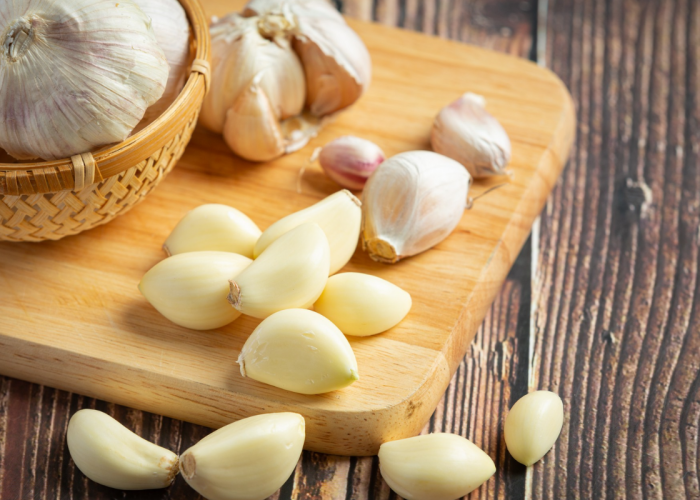 AWAS! Ini 4 Bahaya Makan Bawang Putih Berlebihan, Bisa Picu Gangguan Serius