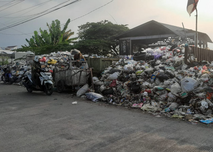 Krisis Sampah di Kabupaten Cirebon Kian Parah, TPS Meluber hingga Muncul Titik Pembuangan Liar