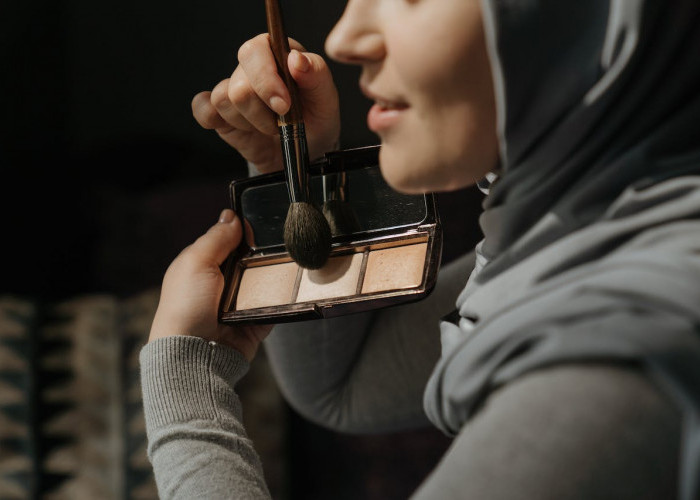 6 Bahan Haram Dalam Kosmetik yang Harus Dihindari oleh Perempuan Muslim, Cek Detailnya