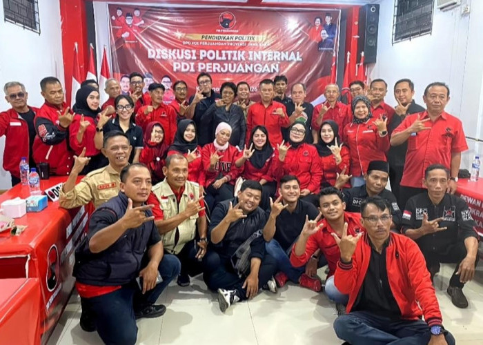 Adian Napitupulu Datang Diam-Diam ke PDIP Kuningan, Ada Agenda Besar?