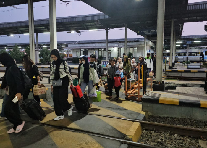 Sambut Libur Panjang Kenaikan Isa Al-Masih, KAI Daop 3 Cirebon Siapkan 24.950 Tiket Kereta Api