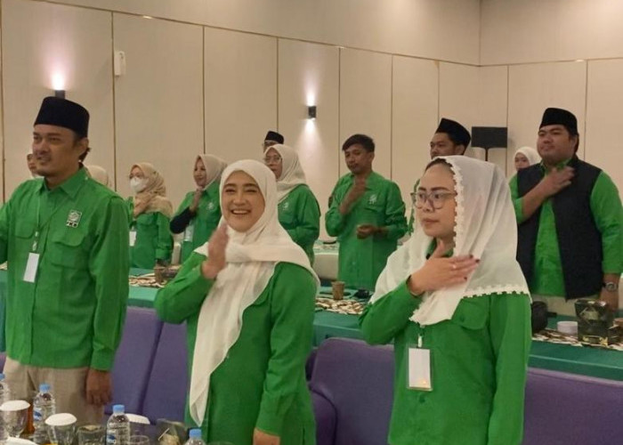 Pengurus DPC PKB Dikukuhkan, Siti Farida Tegaskan Kredo Peduli Ummat Melayani Rakyat Sebagai Pedoman Kerja