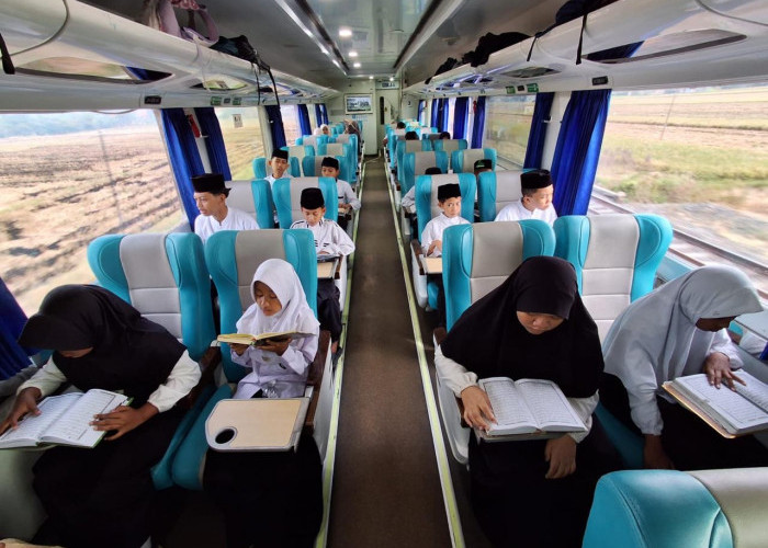 KAI Daop 3 Cirebon Hadirkan Ngaji di Atas Kereta, Doa Bersama Anak Yatim Demi Keselamatan Perjalanan