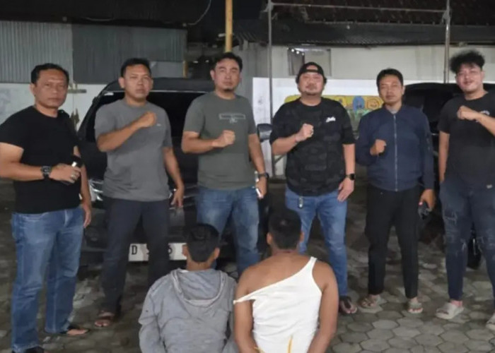 Pura-pura Tanya Alamat, 2 Pria Gasak Kalung Emas IRT di Indramayu