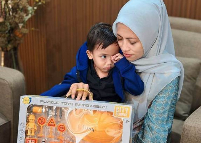 Momen Haru Bunda El Bertemu Vino, Bocah Kuningan yang Berhasil Jalani Operasi Jantung Bawaan
