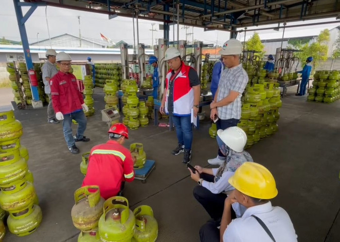 Pertamina Patra Niaga Uji Tabung Elpiji Bersama UPTD Metrologi Legal di Purwakarta dan Subang