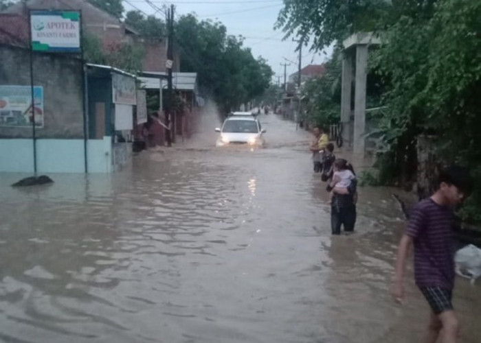 Sungai Cisanggarung Meluap, 2 Kecamatan di Kabupaten Cirebon Dilanda Banjir