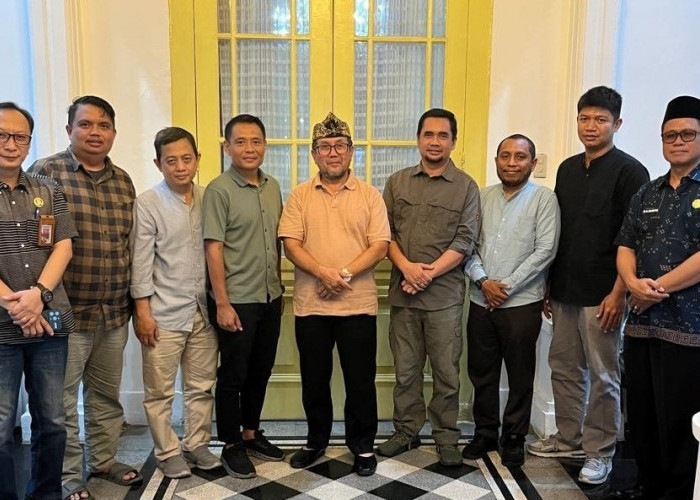 Bupati Imron Dukung Penuh Fun Walk HUT ke-27 Radar Cirebon, Hadiah Umrah Jadi Daya Tarik