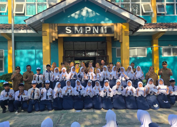 Apresiasi Atlet SMPN 11 Cirebon: Dari Nilai Rapor Hingga Voucher Jajan