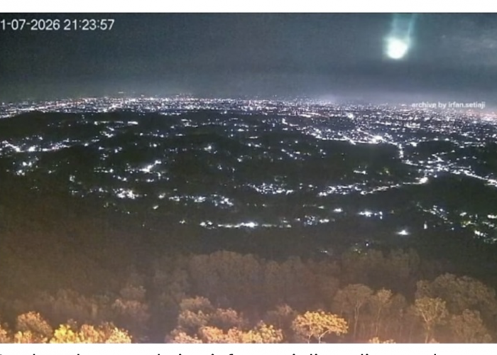 Penjelasan Meteor yang Melintasi Pulau Jawa dan Dentuman di Cirebon - Kuningan