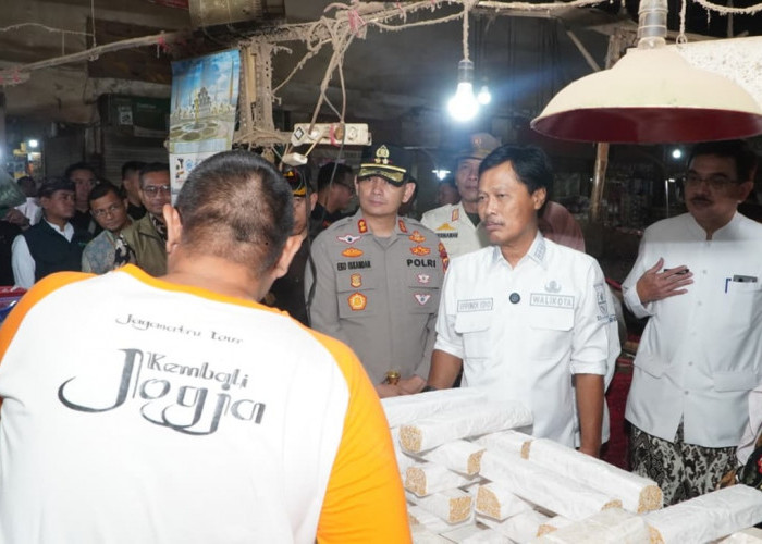 Forkopimda Cirebon Sidak Pasar dan SPBU Jelang Ramadhan, Pastikan Stok Bahan Pokok Aman