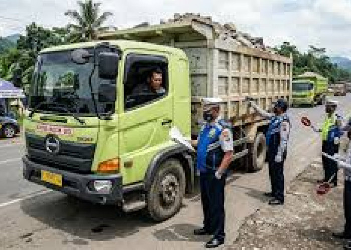Dishub Jabar akan Operasi Rutin Angkutan ODOL di Jalan Cikembar-Jampang Tengah