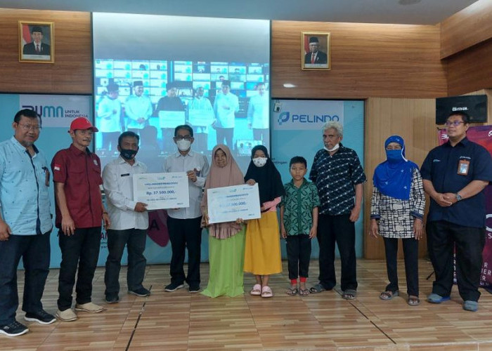 Pelindo Regional 2 Cirebon Tebar Santunan ke Anak Yatim dan Lansia 