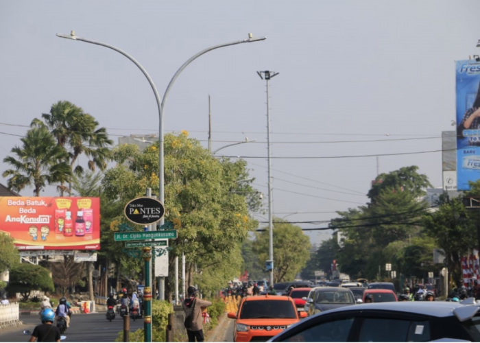 Proyek Penerangan Jalan Pemkot Cirebon Rp18 Miliar Per Tahun Disorot