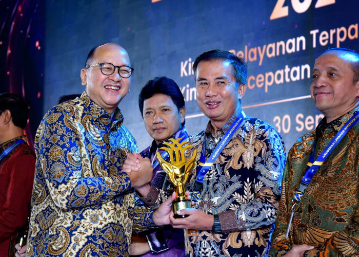 Pemprov Jabar Raih Penghargaan Terbaik Pertama dalam Anugerah Layanan Investasi 2024