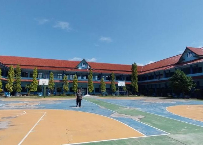 SMA Islam Al Azhar 5 Cirebon Kurban 7 Sapi  15 Kambing 