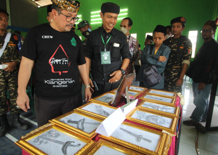 Bupati Imron Apresiasi Pameran Benda Pusaka: Biar Anak-anak Kita Paham Budaya