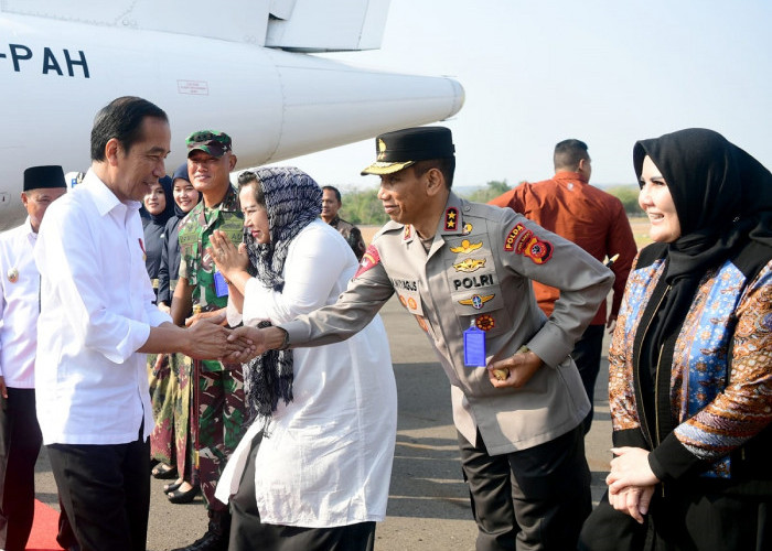 Di Cirebon Jokowi Kasih Kode Soal Politik 2024: Ojo Kesusu, Masih Wira-wiri, Ngalor Ngidul