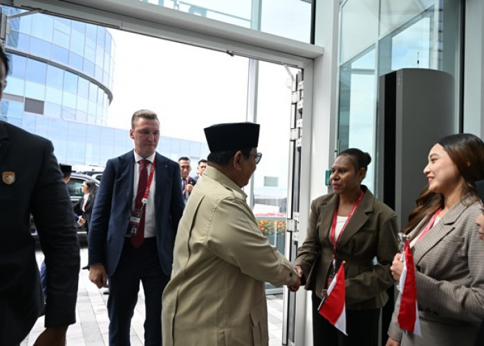 Bertemu Prabowo di Rusia, Mahasiswi Asal Merauke: Ini Pertama Kalinya Saya Bertemu Presiden