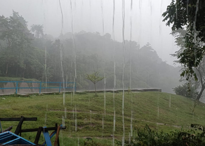 Peringatan Dini BPBD Kuningan, Hujan Lebat Berpotensi Banjir dan Longsor, Warga Diminta Waspada