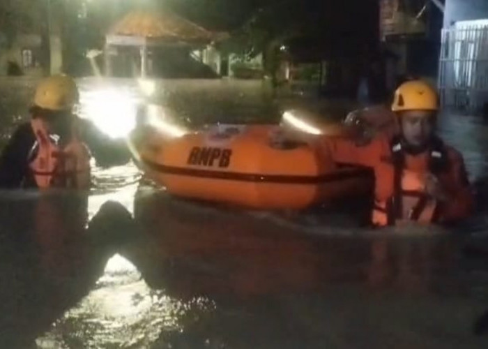 Banjir Meluas di Kota Cirebon, Kalijaga Terendam Hingga 80 cm dan BPBD Terus Lakukan Penanganan