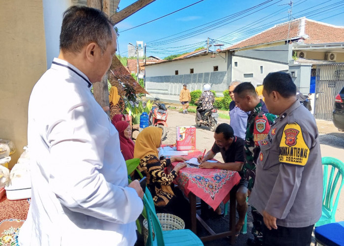Pantau Kesehatan Balita dan Lansia, Babinsa Kesambi Dampingi Kegiatan Posyandu dan Posbindu