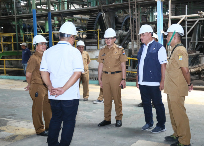 Pemkab Cirebon Jalin Kerja Sama dengan Pabrik Gula