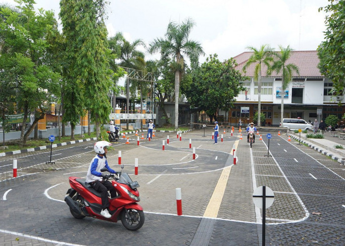 Gandeng Mahasiswa, Yayasan AHM Siapkan Puluhan Agen Safety Riding   