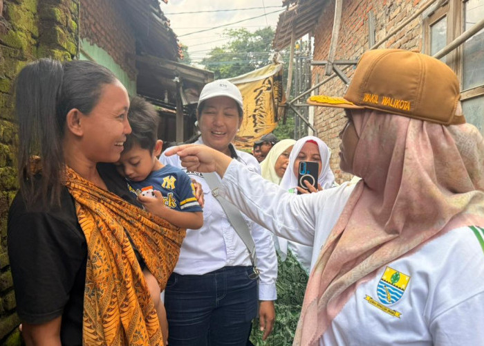 Wakil Walikota Sambangi Warga Terdampak Banjir Kalijaga 