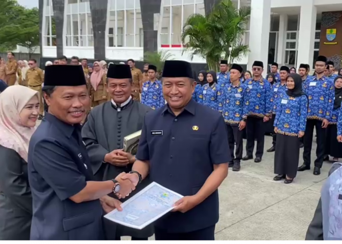 Andi Armawan Dilantik sebagai Kepala Disdukcapil Kota Cirebon, Ini Pesan Wali Kota