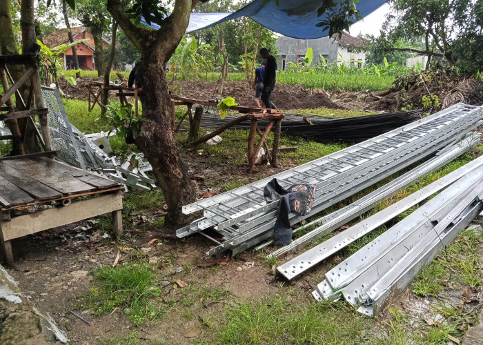 Lagi-lagi, Pembangunan Tower Telekomunikasi di Tambelang Cirebon Diprotes Warga, Begini Alasannya..